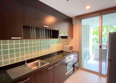 2 bed Condo in Baan Thirapa Thungmahamek Sub District C013725