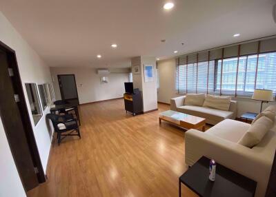 2 bed Condo in Regent Royal Place 2 Lumphini Sub District C013700