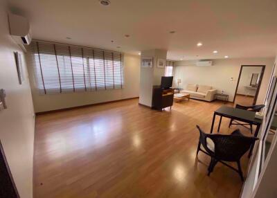 2 bed Condo in Regent Royal Place 2 Lumphini Sub District C013700