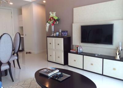 2 bed Condo in Q Langsuan Lumphini Sub District C013666