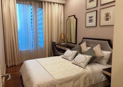 2 bed Condo in Q Langsuan Lumphini Sub District C013666