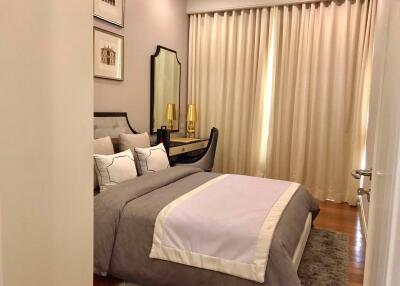 2 bed Condo in Q Langsuan Lumphini Sub District C013665