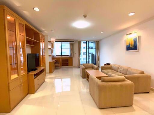 2 bed Condo in Supalai Place Condominium Khlong Tan Nuea Sub District C013636