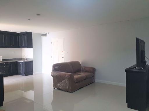 2 bed Condo in Ratanakosin Island Arunammarin Sub District C013630