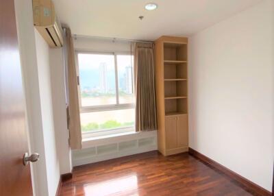 3 bed Condo in River Heaven Wat Phraya Krai Sub District C013609