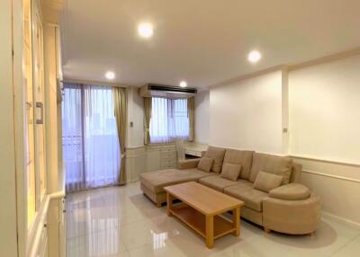 2 bed Condo in Supalai Place Condominium Khlong Tan Nuea Sub District C013599