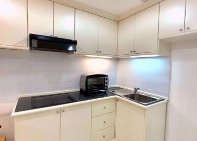 2 bed Condo in Supalai Place Condominium Khlong Tan Nuea Sub District C013599