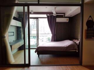 1 bed Condo in Siamese Surawong Si Phraya Sub District C013589