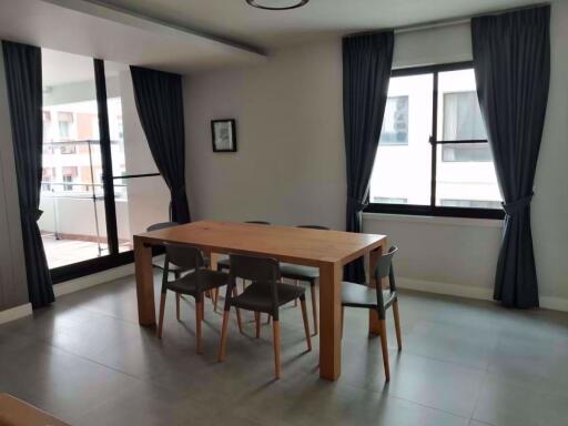 3 bed Condo in Lily House Khlong Toei Nuea Sub District C013582