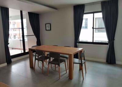 3 bed Condo in Lily House Khlong Toei Nuea Sub District C013582