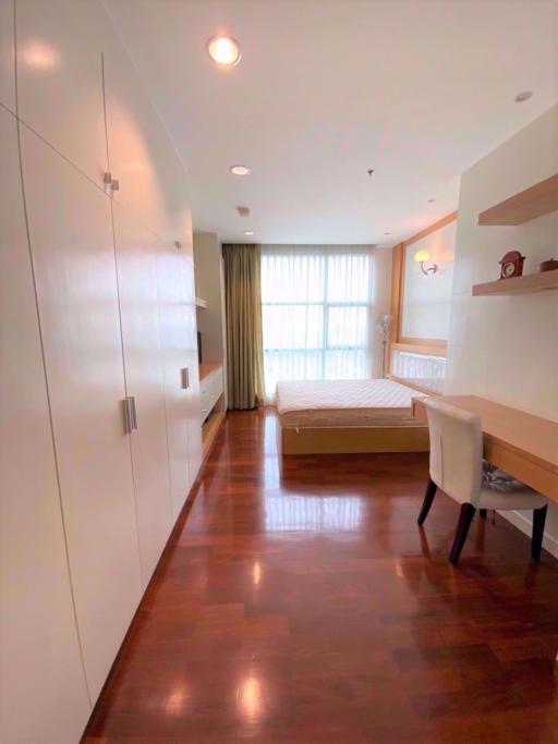 3 bed Condo in Chatrium Residence Riverside Wat Phraya Krai Sub District C013571