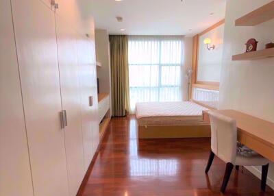 3 bed Condo in Chatrium Residence Riverside Wat Phraya Krai Sub District C013571