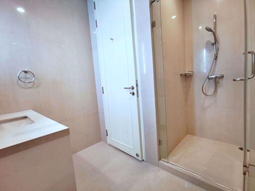 2 bed Condo in Q Langsuan Lumphini Sub District C013569