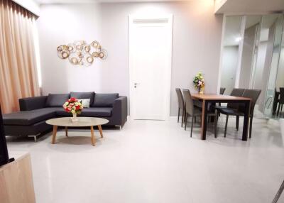 2 bed Condo in Q Langsuan Lumphini Sub District C013569