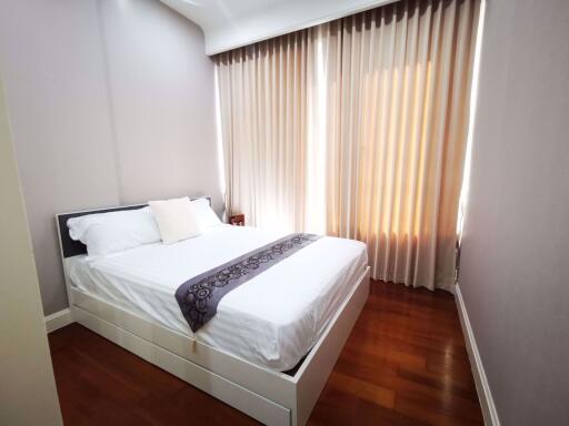 2 bed Condo in Q Langsuan Lumphini Sub District C013569