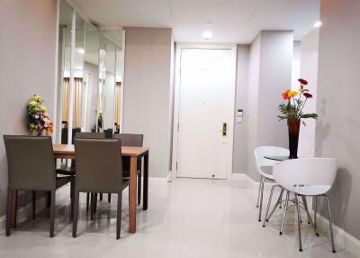 2 bed Condo in Q Langsuan Lumphini Sub District C013569