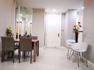 2 bed Condo in Q Langsuan Lumphini Sub District C013569