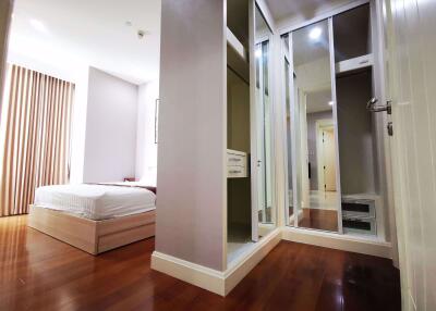 2 bed Condo in Q Langsuan Lumphini Sub District C013569