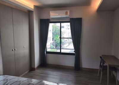 2 bed Condo in Lily House Khlong Toei Nuea Sub District C013550