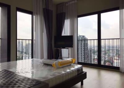 1 bed Condo in Noble Reveal Khlong Tan Nuea Sub District C013542