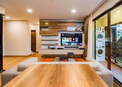 2 bed Condo in Condolette Dwell Sukhumvit 26 Khlongtan Sub District C013536