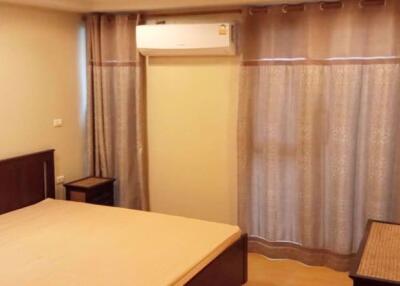 2 bed Condo in Resorta Yen - akat Chong Nonsi Sub District C013506