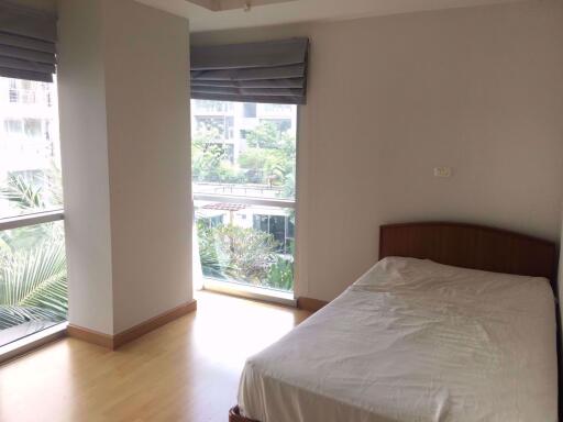 2 bed Condo in Resorta Yen - akat Chong Nonsi Sub District C013506