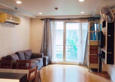 2 bed Condo in Resorta Yen - akat Chong Nonsi Sub District C013506