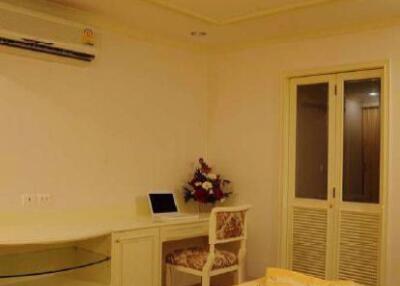 2 bed Condo in Asoke Place Khlong Toei Nuea Sub District C013505