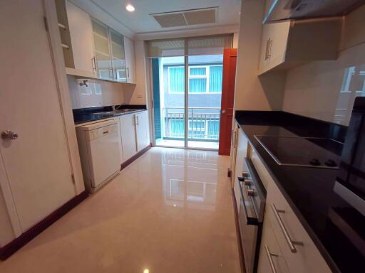 3 bed Condo in Green Ville Exclusive Residence Khlongtoei Sub District C013463