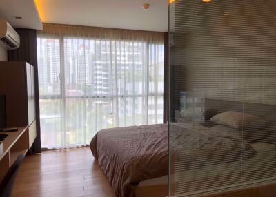 2 bed Condo in Via Botani Khlong Tan Nuea Sub District C013447