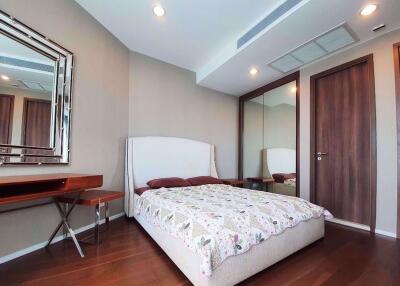 1 bed Condo in Menam Residences Wat Phraya Krai Sub District C013399