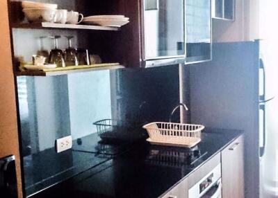 1 bed Condo in Ivy Sathorn 10 Silom Sub District C013375