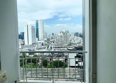 1 bed Condo in Ivy Sathorn 10 Silom Sub District C013375