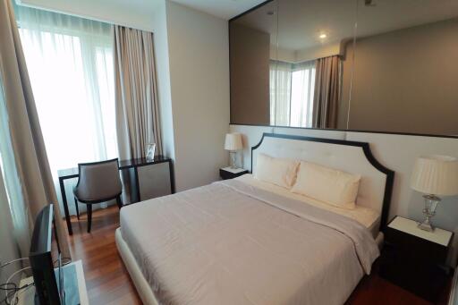 2 bed Condo in Q Langsuan Lumphini Sub District C013366