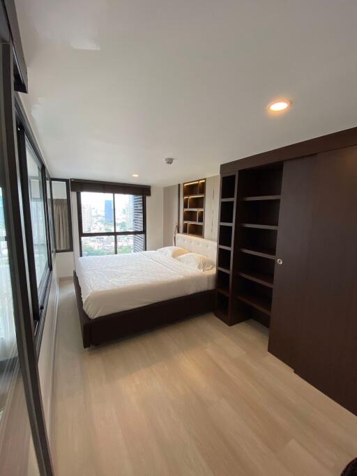 1 bed Duplex in Knightsbridge Prime Sathorn Thungmahamek Sub District D013365