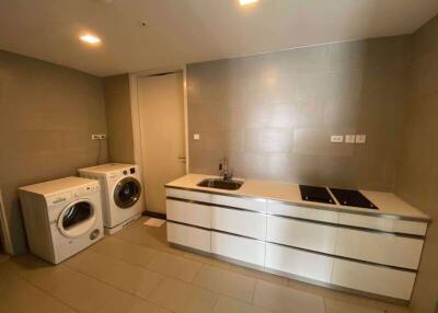 3 bed Condo in The Met Thungmahamek Sub District C013315