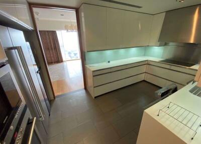 3 bed Condo in The Met Thungmahamek Sub District C013315