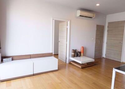 1 bed Condo in Hive Taksin Khlong Ton Sai Sub District C013283