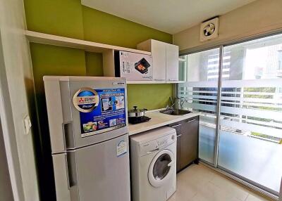 2 bed Condo in The Room Sukhumvit 79 Phrakhanongnuea Sub District C013269