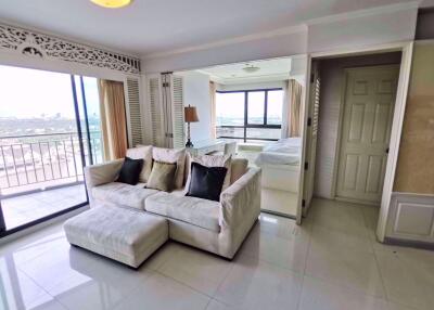 3 bed Condo in Lumpini Place Narathiwas-Chaopraya Chong Nonsi Sub District C013252