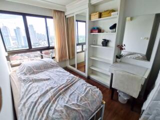 3 bed Condo in Lumpini Place Narathiwas-Chaopraya Chong Nonsi Sub District C013252