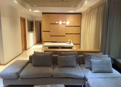 2 bed Condo in The Emporio Place Khlongtan Sub District C013249