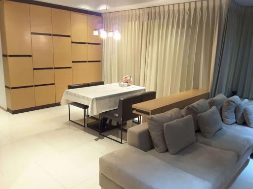 2 bed Condo in The Emporio Place Khlongtan Sub District C013249