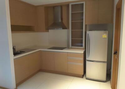 2 bed Condo in The Emporio Place Khlongtan Sub District C013249