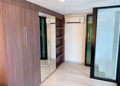 1 bed Duplex in Knightsbridge Prime Sathorn Thungmahamek Sub District D013229