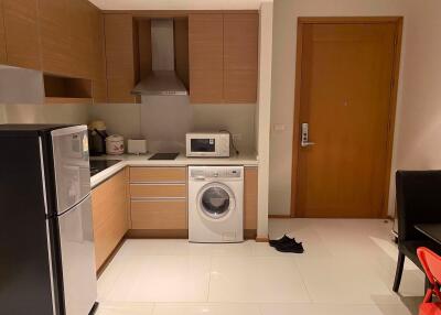 1 bed Condo in The Emporio Place Khlongtan Sub District C013203