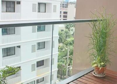 2 bed Condo in Living @ 24 Khlongtan Sub District C013193