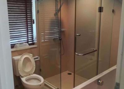 2 ห้องนอน, 2 ห้องน้ำ คอนโด ราคา ฿ 35,000/เดือน