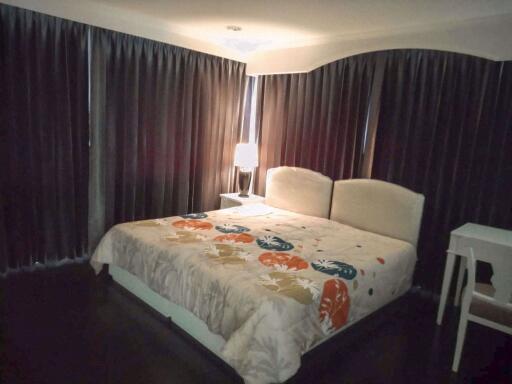 2 bed Condo in Acadamia Grand Tower Khlong Tan Nuea Sub District C013187